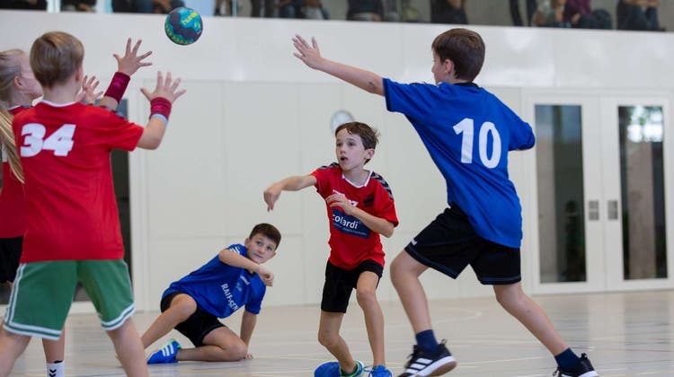 Mit Eifer und viel Leidenschaft: Kinderhandball stösst in Würenlingen auf grosses Interesse. (zvg)