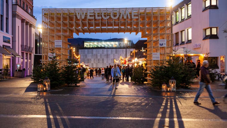 Der Weihnachtsmarkt wurde am 17. November eröffnet. Er dauert bis 23. Dezember. (Mathias Förster)