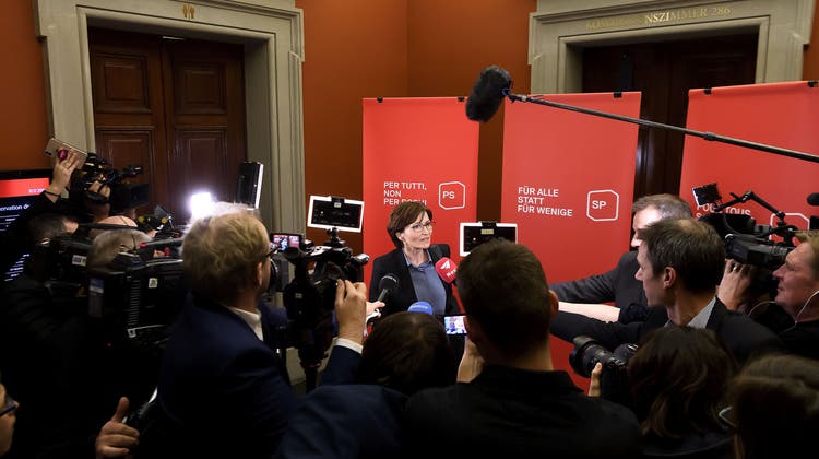 Die grüne Bundesratskandidatin Regula Rytz 2019 nach ihrem Hearing bei den Sozialdemokraten. Rytz verpasste dann die Wahl in die Regierung. (Anthony Anex / KEYSTONE)