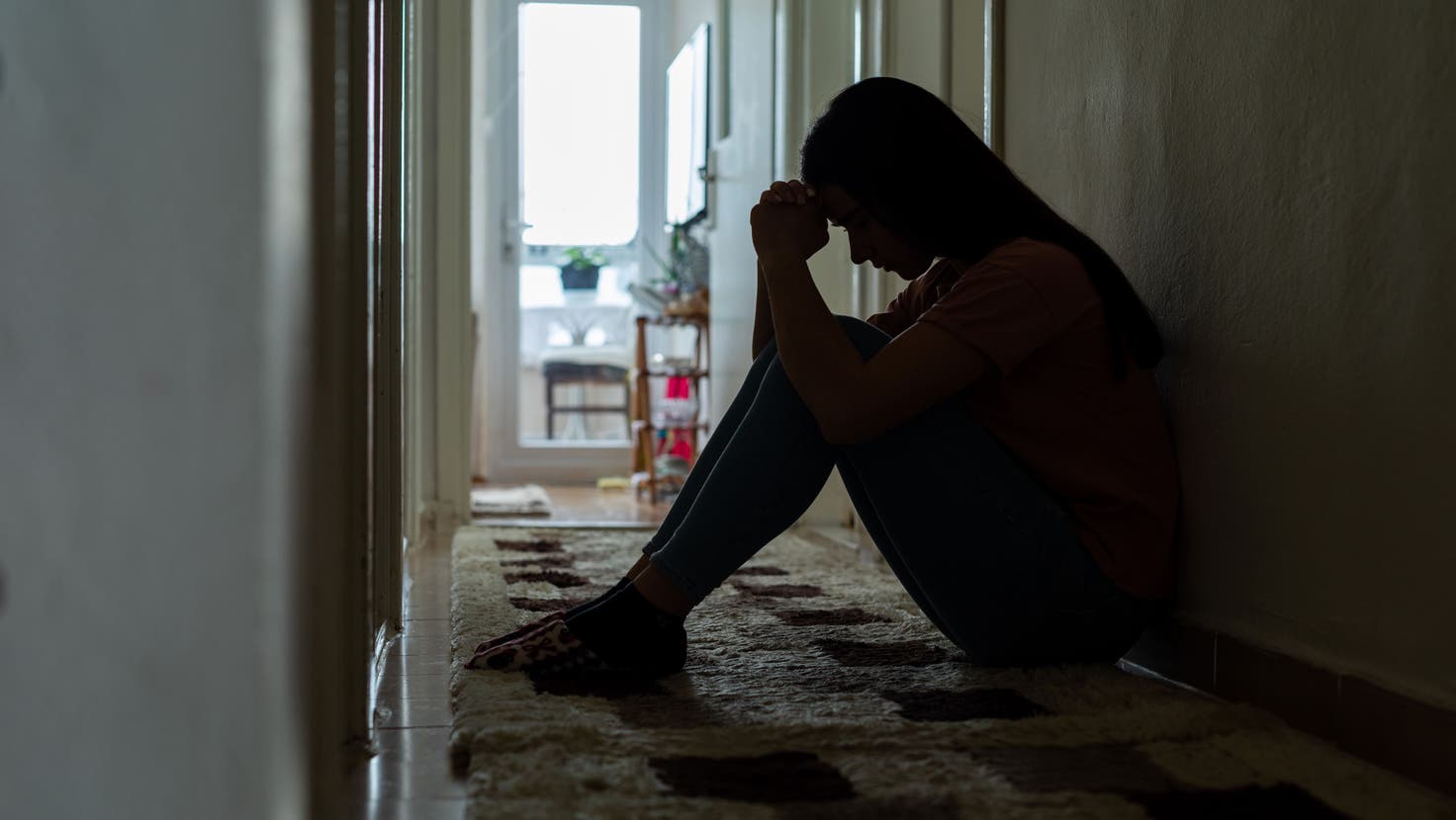 Junge Frauen leiden vermehrt an Angststörungen, Panikstörungen, Essstörungen und Depressionen. (Symbolbild: Getty)