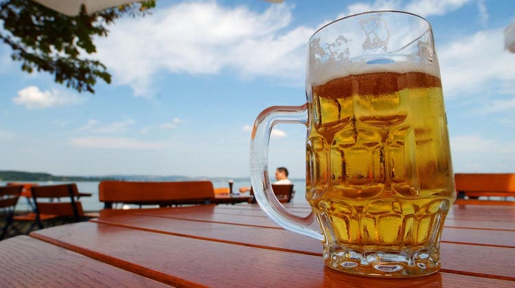 Der Sommer bot ausreichende Gelegenheiten für ein kühles Bier am See. (Bild: Donato Caspari)