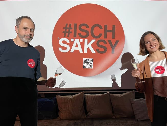 Die Schweizer Comedians Michel Gammenthaler und Angela Hunkeler machen Werbung für Bad Säckingen. Motto: #ischsäksy.