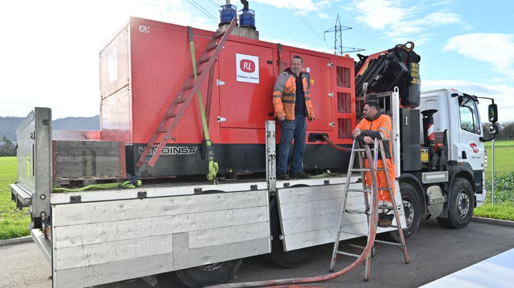 Beim Pumpwerk Aarenfeld in Gretzenbach wurde kürzlich ein Test mit dieser mobilen Notstromgruppe durchgeführt. (Bruno Kissling)