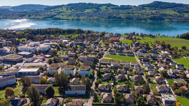 In der Gemeinde mit rund 3300 Einwohnerinnen und Einwohnern beträgt der Steuerfuss 60%. (Bild: Mathias Förster)