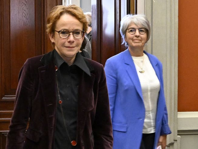 Im dritten Wahlgang nominiert: Die SP-Bundesratskandidatinnen Eva Herzog, links, und Elisabeth Baume-Schneider. (Bern, 26. November 2022)