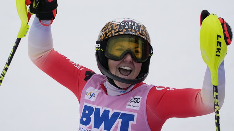 Wendy Holdener gewinnt den Slalom in Killington zeitgleich mit Anna Swenn-Larsson. (Keystone)