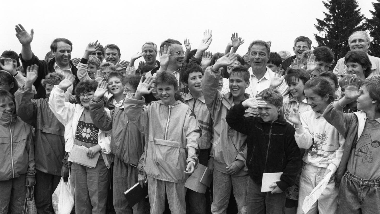 Der Bundesrat auf seiner Schulreise in der Ostschweiz im Juni 1990. (Walter Bieri / Keystone)
