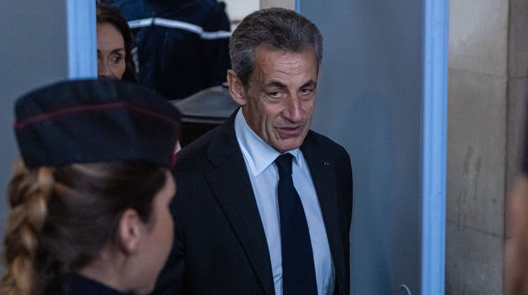 Nicolas Sarkozy bei seiner Ankunft im Pariser Gerichtsgebäude. (Christophe Petit Tesson / EPA)