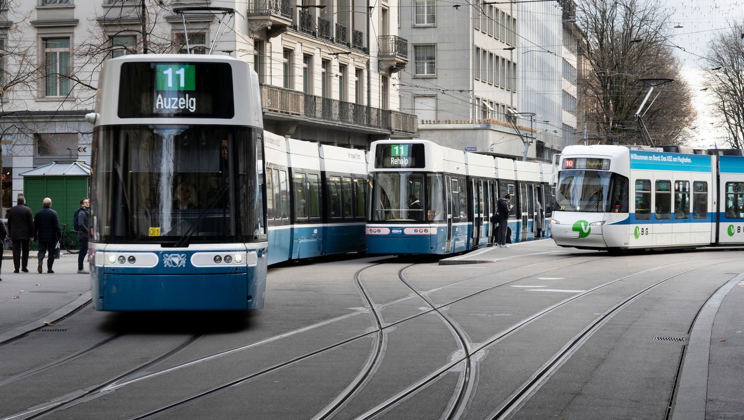 Die Trams der Verkehrsbetriebe Zürich (VBZ) gehören genauso zum ZVV wie die Zürcher S-Bahn. (Gaëtan Bally/Keystone)