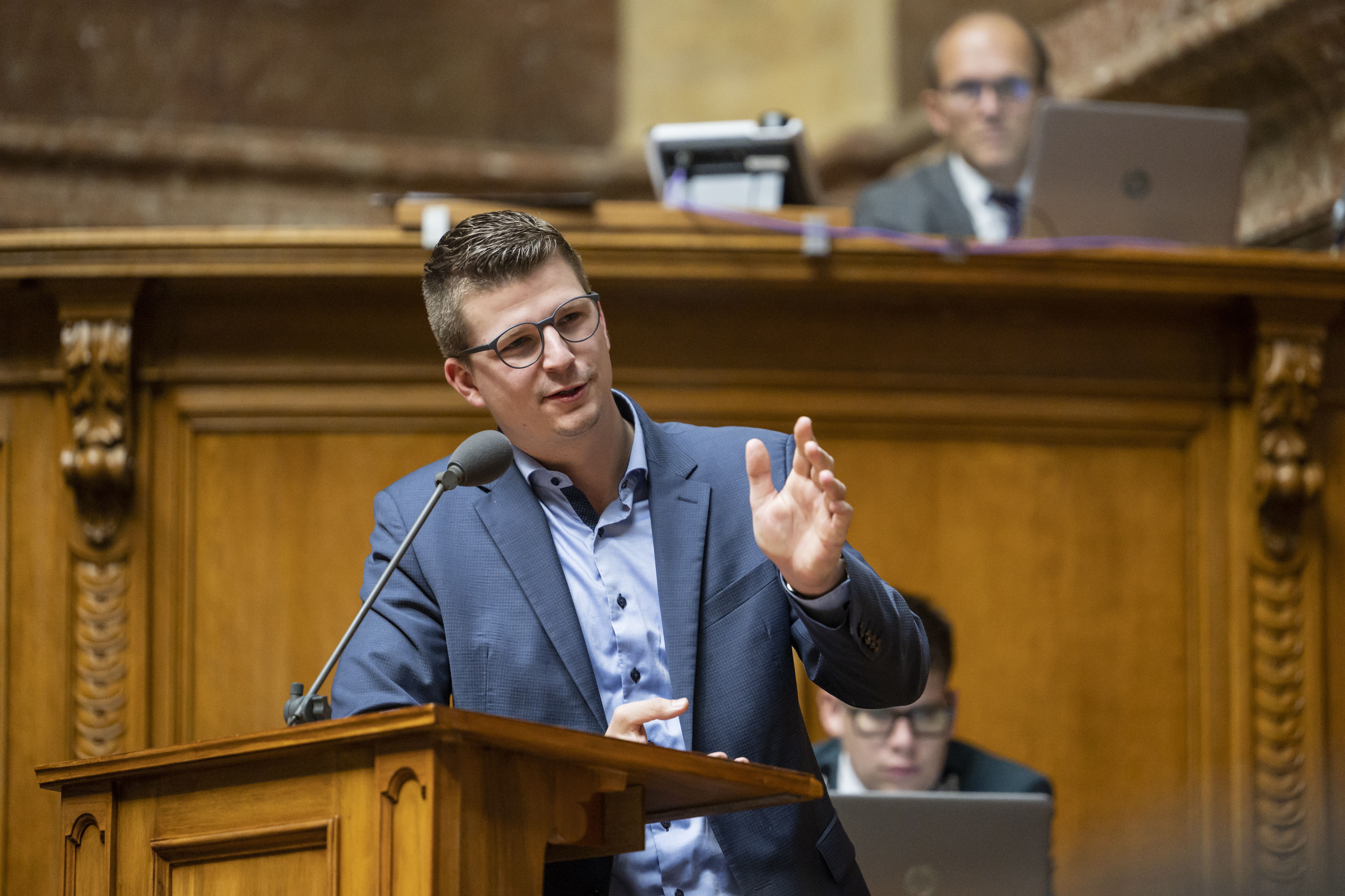 St.Galler Tagblatt: Steigende Asylzahlen – St.Galler SVP-Nationalräte ...