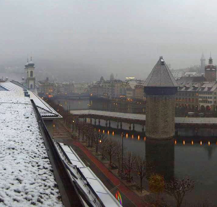 Ein Hauch Schnee in der Stadt Luzern