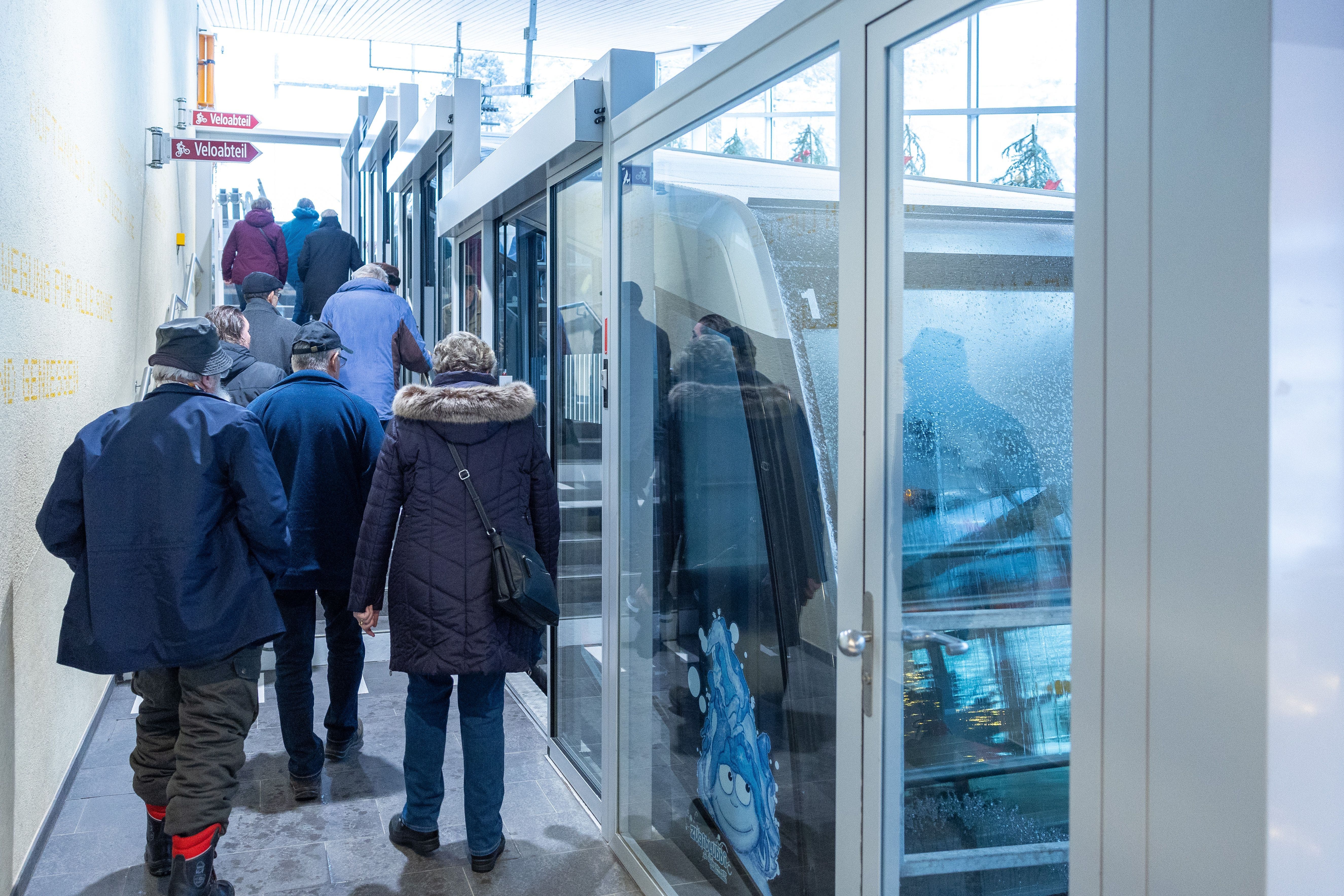 Geladene Gäste konnten am 10. Dezember erstmals wieder mit der Bahn fahren.