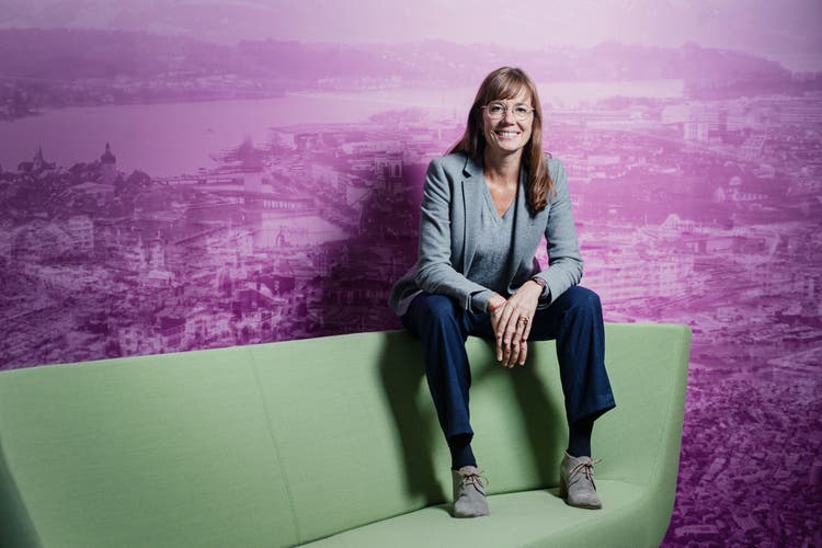 Barbara Bader in den Räumlichkeiten der Hochschule Luzern, Werftestrasse 4. Der neue Rektor verlegte seinen zweiten Wohnsitz von Stuttgart nach Luzern.