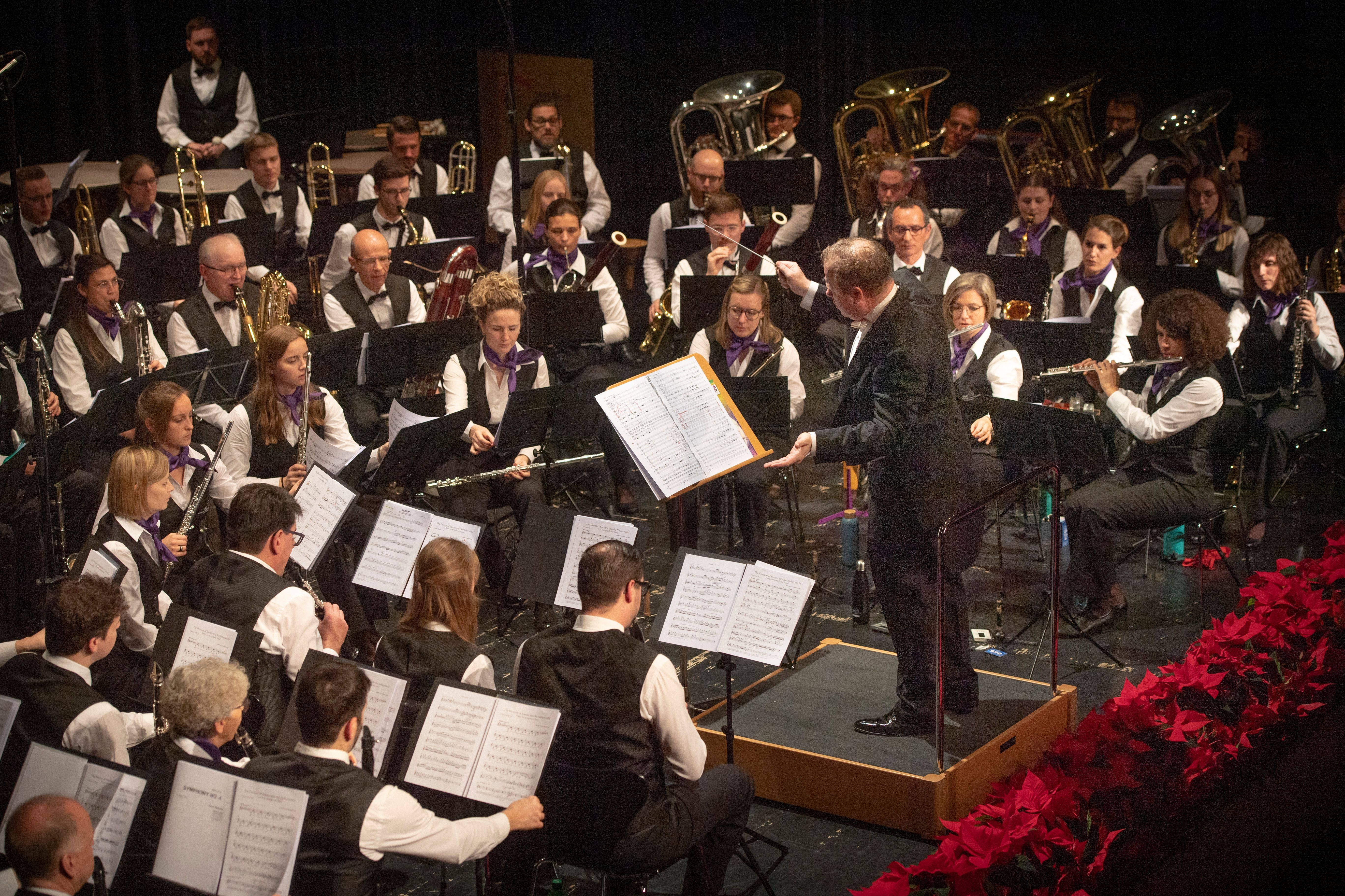 Symphonisches Blasorchester Kreuzlinger Spielt An Benefizkonzert