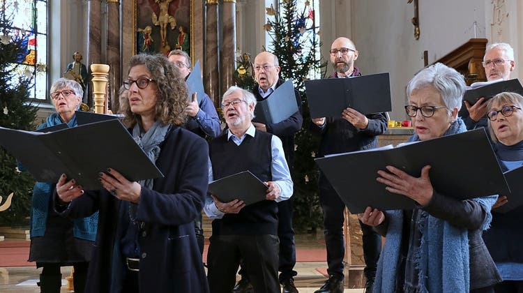 Mit kraftvollem Gesang gestaltete der Chor über dem Bodensee ein eindrückliches Weihnachtskonzert. (Bild: PD)