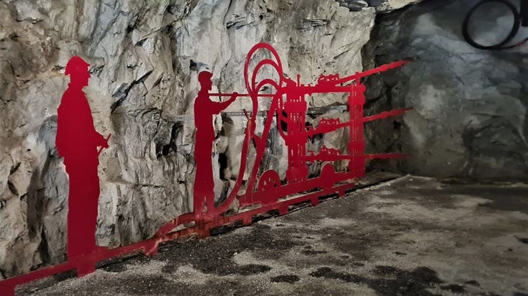 Der Visierstollen diente der Vermessung des Tunnels 1882. Die Sprengschau zeigt die gefährliche Arbeit im Tunnel von Göschenen nach Airolo. (Bild: Kilian T. Elsasser/SBB Historic)