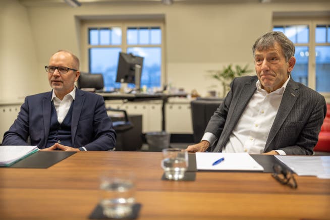 Der St.Galler Regierungsrat Stefan Kölliker (links) und HSG-Rektor Bernhard Ehrenzeller müssen derzeit häufig Red und Antwort stehen.