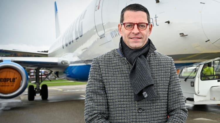 People’s-CEO Thomas Krutzler hofft, bei den Wien-Flügen wieder die Passagierzahlen von vor Corona zu erreichen. (Bild: Ralph Ribi)