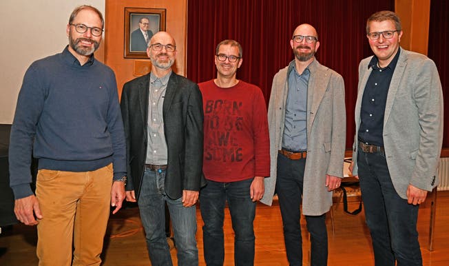 Die Mitglieder der Geschäftsleitung (von links): Beat Niederberger (Finanzen), Lucas Goerre (Bau &amp; Infrastruktur), Marco Rohrer (Gemeindeschreiber), Theo Ziegler (Rektor) und Roland Bösch (Geschäftsführer).