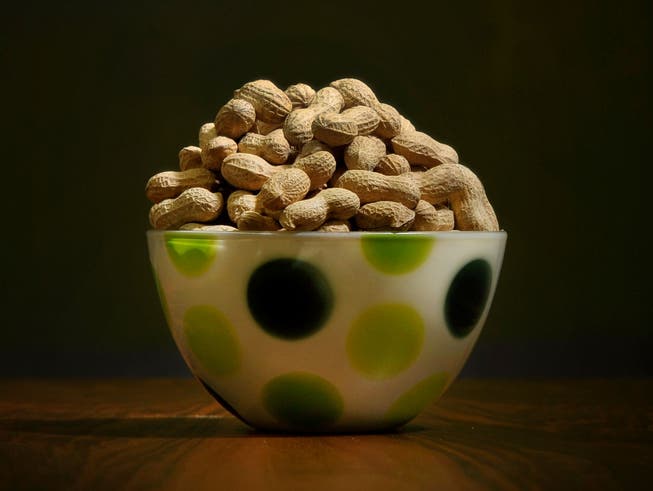 Erdnüsse sind oft in Lebensmitteln enthalten – eine Desensibilisierung ist deshalb wichtig.
