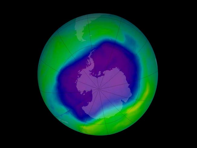 Seit Inkrafttreten des Montrealer Protokolls hat sich die Ozonschicht erholt: das Ozonloch über der Antarktis im Jahr 2006.