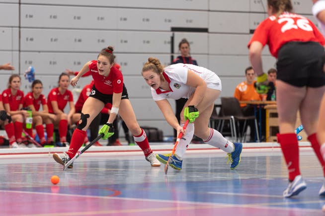 Paulina Appel vom LSC (links) erzielte vier Treffer für die Schweizer Auswahl. 