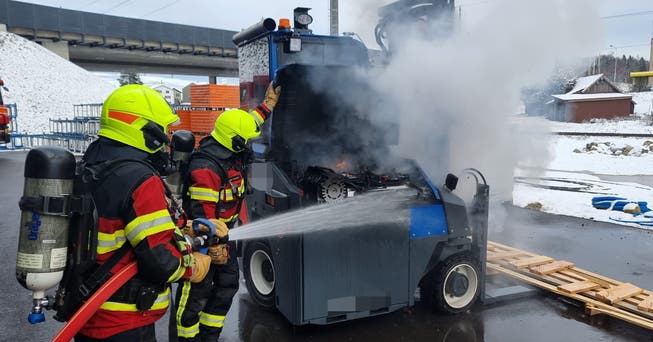 Die Feuerwehr wurde umgehend alarmiert und konnte das Feuer rasch löschen.