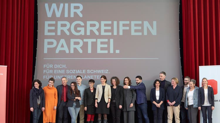 Die Kandidatinnen und Kandidaten für den Nationalrat am ausserordentlichen Parteitag der SP Aargau in Bremgarten zu den National- und Ständeratswahlen 2023. (Henry Muchenberger)