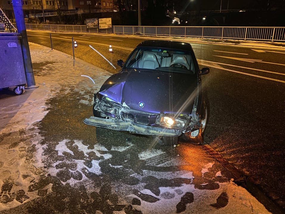Baden: Samstag, 21. Januar: Ein 18-Jähriger verliert die Kontrolle über sein Auto.