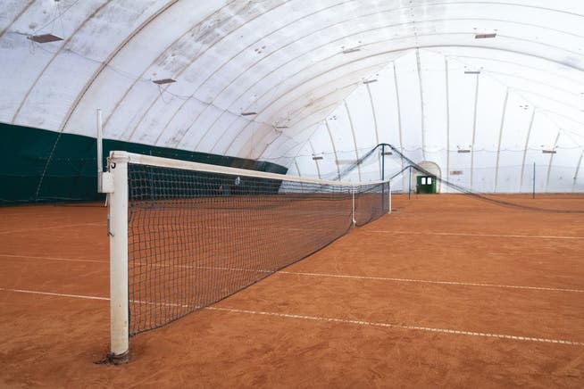 Tennis halls are becoming fewer and fewer in Switzerland because they are not profitable.  (icon picture)