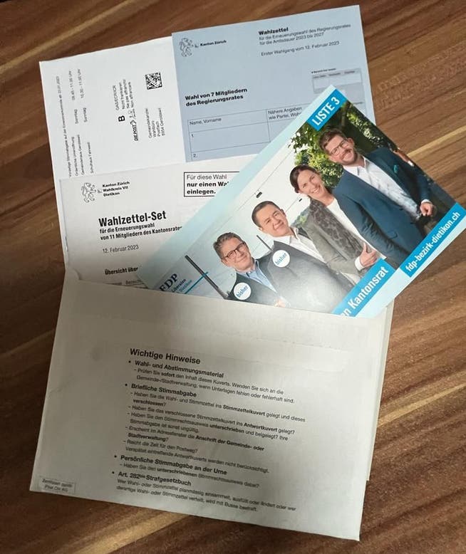 Das ist das Corpus delicti: In den Geroldswiler Wahlunterlagen steckten FDP-Flyer. Die anderen Limmattaler Parteien gingen hingegen leer aus.