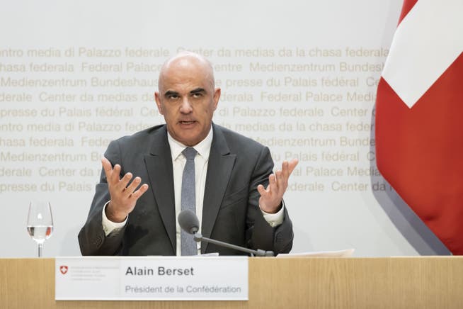 Federal President Alain Berset presented the second implementation stage of the care initiative to the media on Wednesday.
