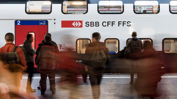 Die SBB kämpfen mit Verspätungen wegen einer Fahrleitungsstörung. (AZ)