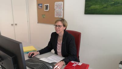 Die Obwaldner Regierungsrätin Cornelia Kaufmann-Hurschler, fotografiert in ihrem Büro im Verwaltungsgebäude Hostett in Sarnen. (Bild: Martin Uebelhart (Sarnen, 13. Januar 2023))