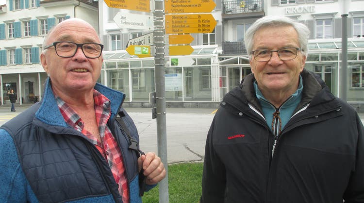 Hans Kubli (links) und Fritz Rohner stehen seit Jahren an der Spitze der jubilierenden Senioren-Wandergruppe Heiden. (Bild: PE)