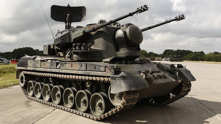 Munition für den Fliegerabwehrpanzer Gepard der deutschen Bundeswehr, die aus der Schweiz stammt, soll nach dem Willen der ständerätlichen Sicherheitskommission nun doch in die Ukraine geliefert werden können. (Morris Macmatzen / Getty Images Europe)