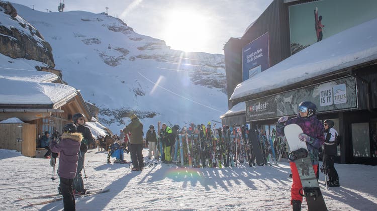 Schneesportler dürfen sich freuen. In der nächsten Woche erwartet uns bestes Wintersportwetter. (Bild: Boris Bürgisser (Engelberg, 1. Januar 2023))