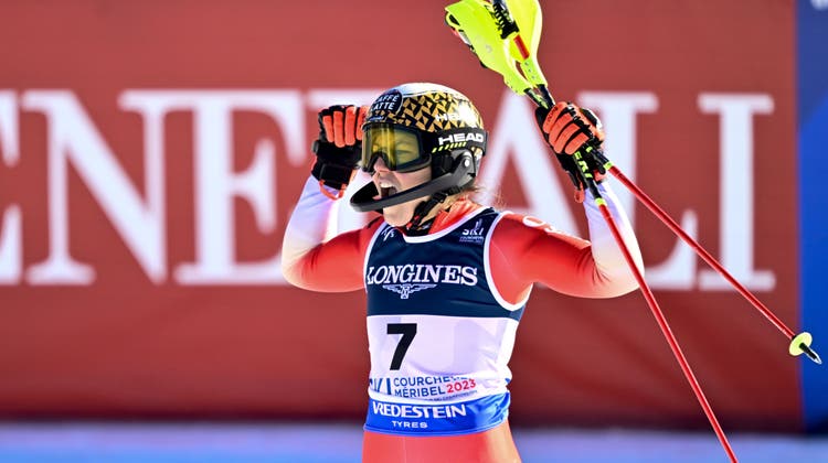 Wendy Holdener gewinnt für die Schweiz die Silbermedaille in der Kombination. (Jean-Christophe Bott / KEYSTONE)