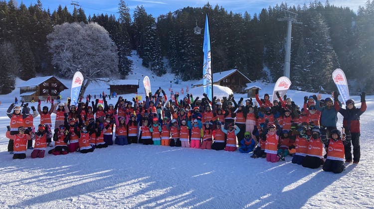 Die Grenchner Schülerinnen und Schüler genossen den Skitag auf dem Hasliberg. (zvg)