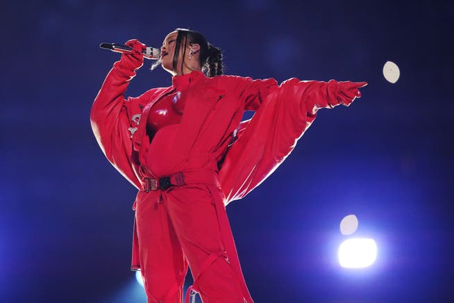 Rihanna liess die Super-Bowl-Arena mit Hits wie «Umbrella» und «Diamonds» explodieren.