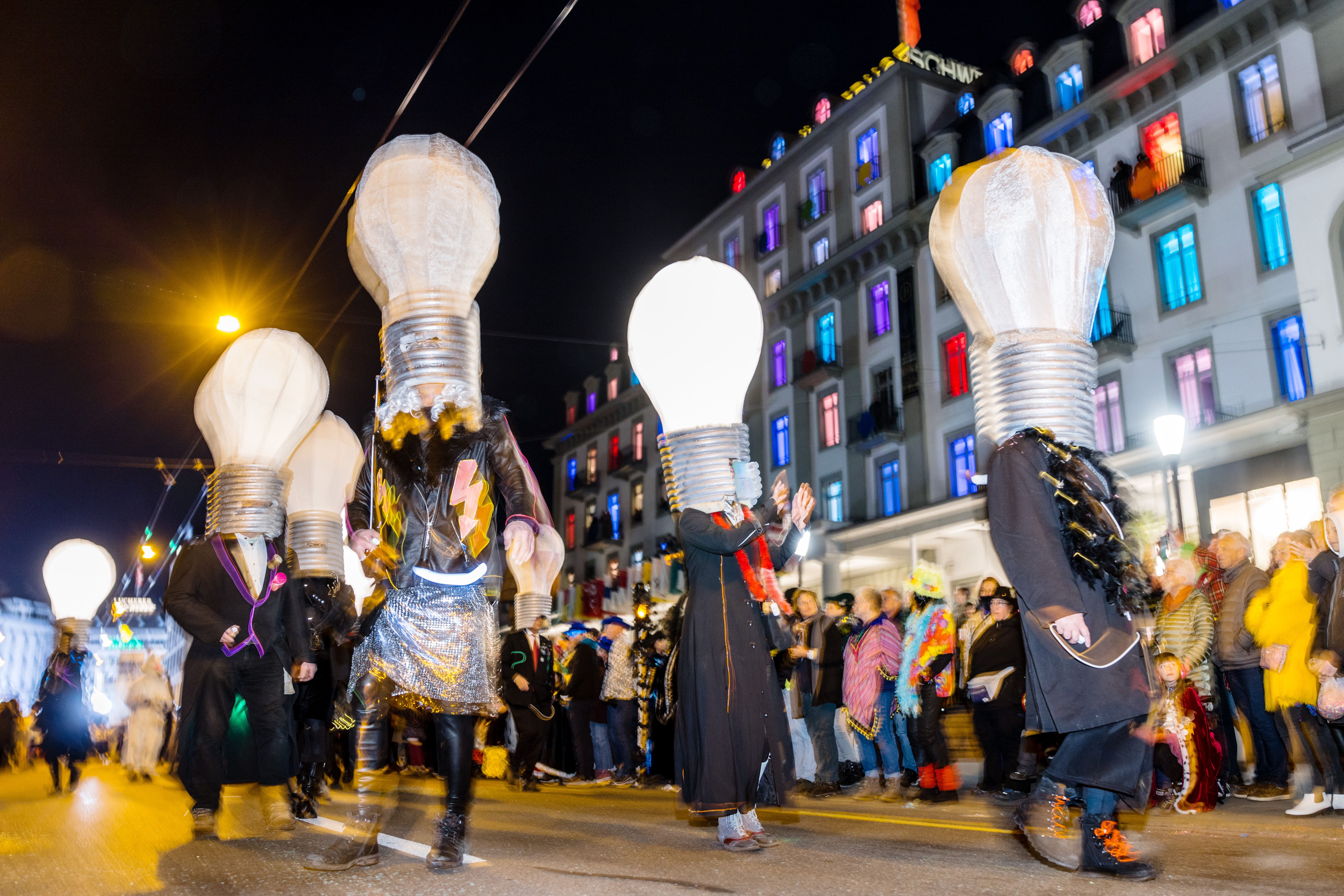 Monstercorso Luzern: Rekord-Fasnacht Mit Mönströsem Finale