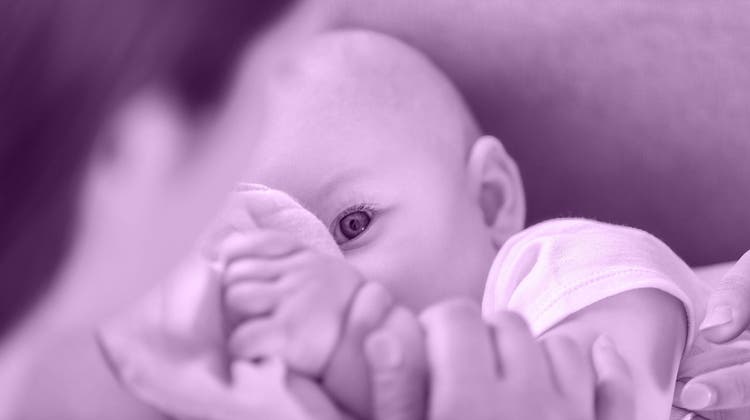 Stillen kann ein sehr inniges Erlebnis für Mutter und Kind sein. (Bild: Getty Images)
