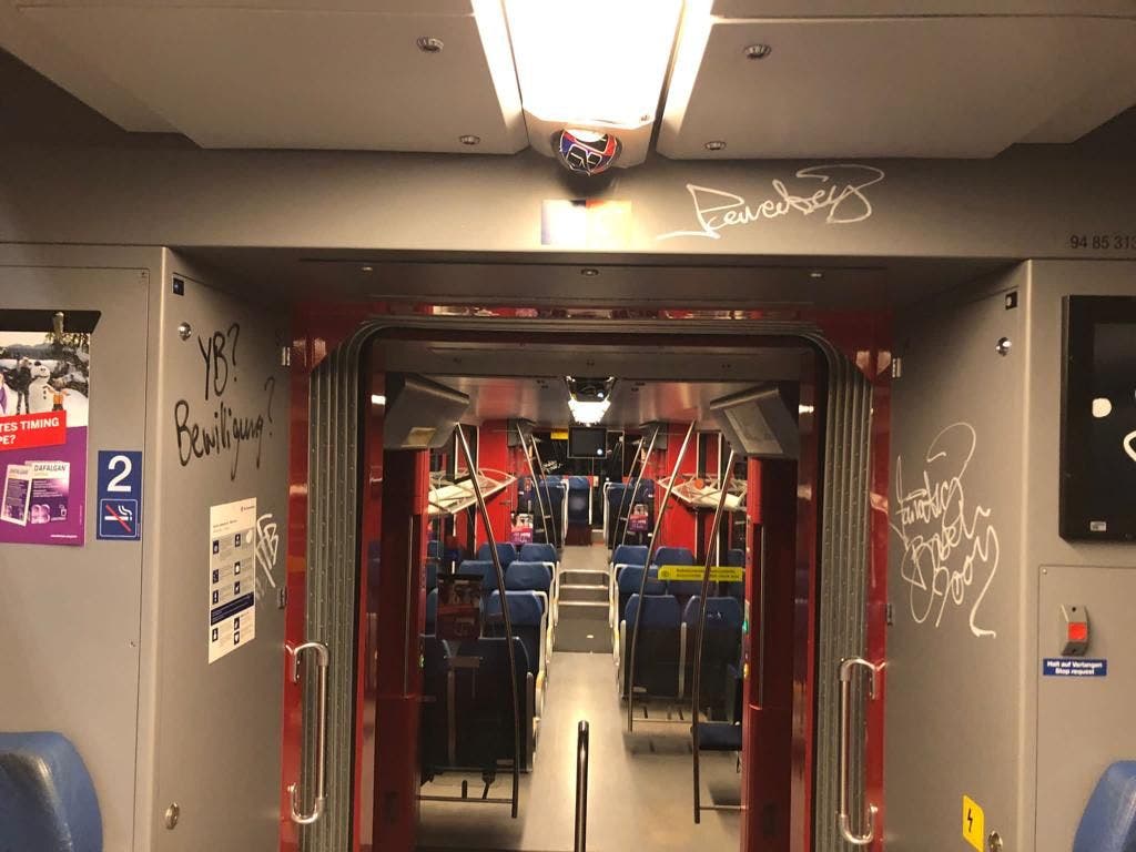 Am 4. März 2023 verwüsteten Chaoten aus den Reihen des FC Basel einen Zug der Zentralbahn.