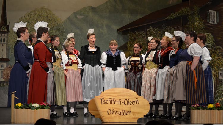 Das Tschiferli-Cheerli beim ersten Jahreskonzert nach vier Jahren. (Bild: Franz Niederberger (Kägiswil, 4. 3. 2023))