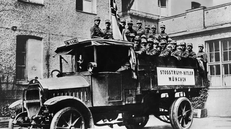 Putschisten des «Stosstrupp Hitler» auf einem Lastwagen in München am 9.11.1923. (Bild: Awkz / INTERFOTO)