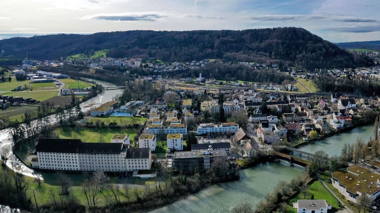 Turgi aus der Luft: Ab 2024 gehört das Dorf zur Stadt Baden. (Bild: Hanspeter Kühni)