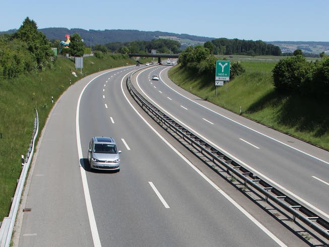 Die Fahrzeuge waren auf der Autobahn A3 in Richtung Basel unterwegs. Der Unfall ereignete sich im Oktober 2022 auf der Höhe Lupfig.