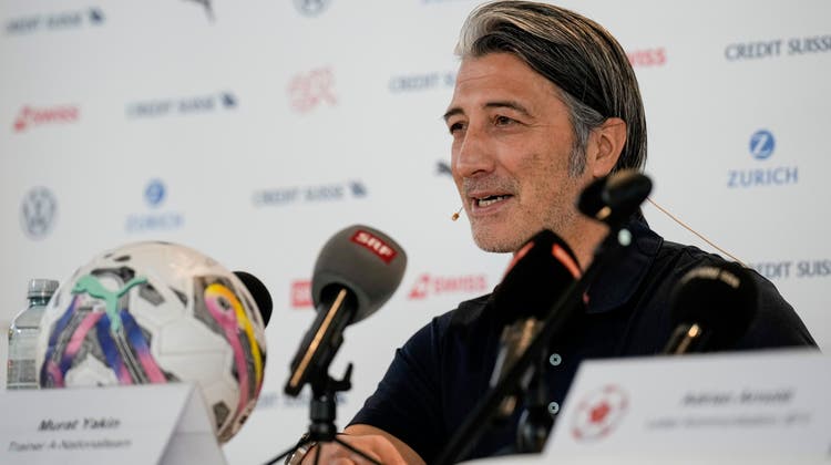 Nationaltrainer Murat Yakin gab in Zürich sein Aufgebot für die ersten Spiele in der EM-Qualifikation bekannt. (Bild: Martin Meienberger / freshfocus)
