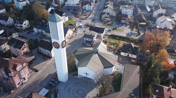 Die reformierte Kreuzkirche in Wil plant auf dem Kirchendach Solarzellen. (Bild: PD)