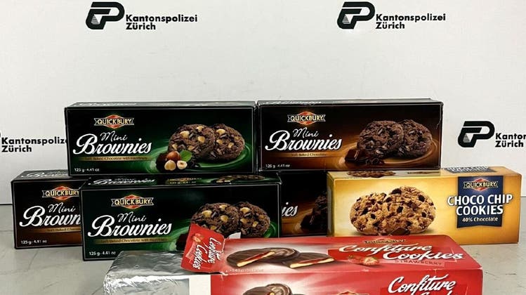 In diesen Biscuitpackungen versteckte sich das Kokain. (Bild: Kapo Zürich)